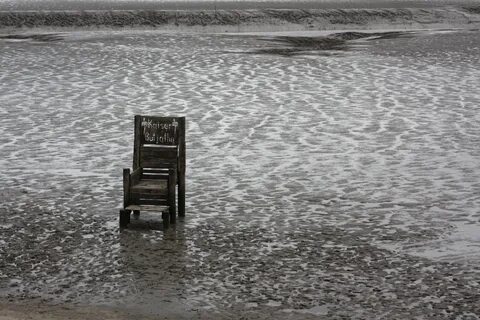 Стул водой