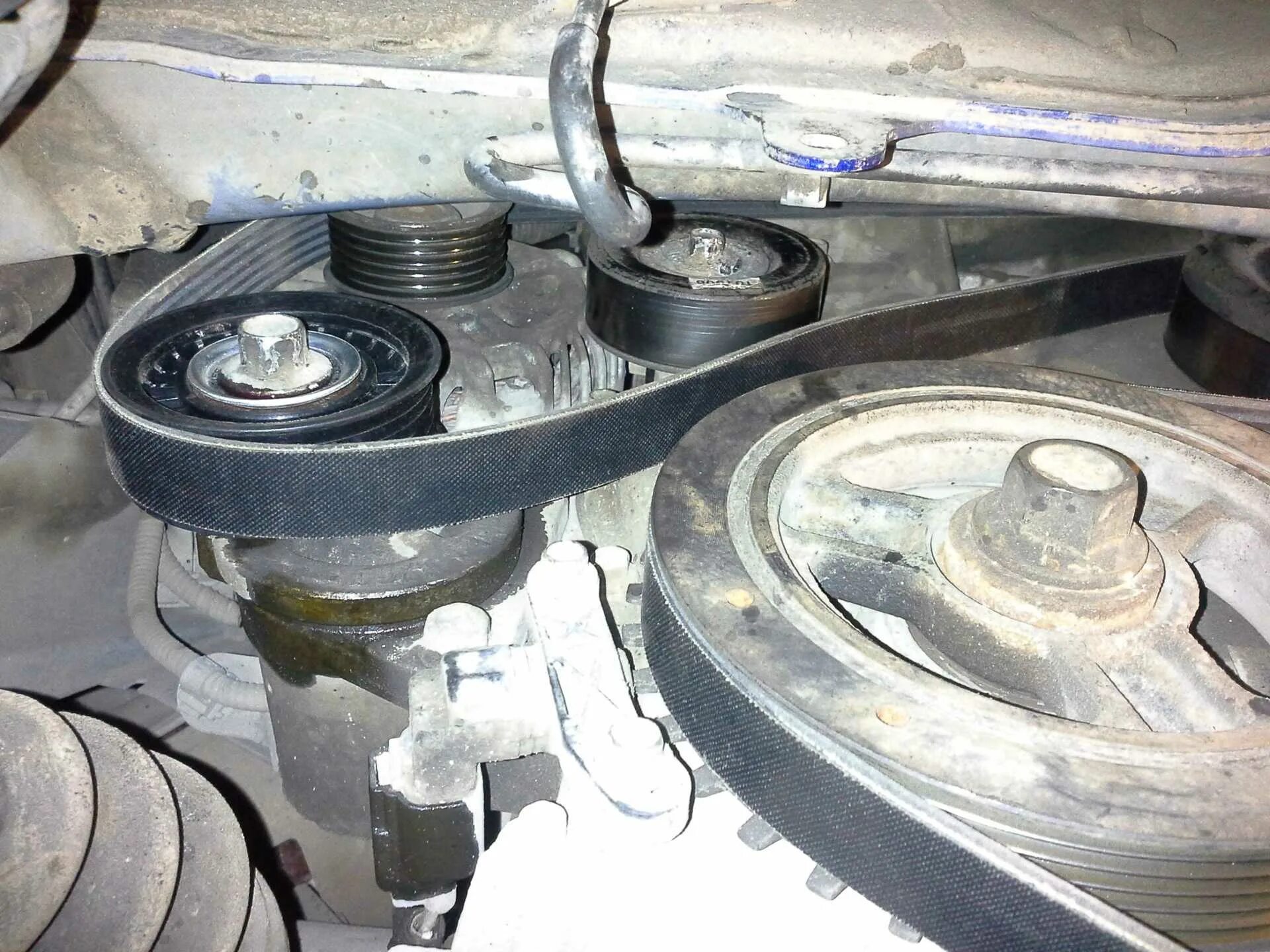 Ремень генератора мазда 6 gh 1. Mazda 6 gh генератор. Ремень мазда 6 gh 1. Приводной ремень mazda 6 gg. Замена ремня генератора мазда 6.