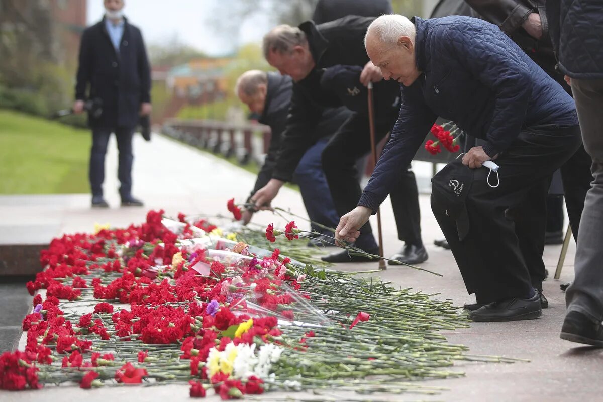 Александровский сад 2 гибель команды содержание. Александровский сад 2 гибель команды содержание