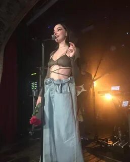 DOVE CAMERON Performs at Omearain in London 04/13/2022.