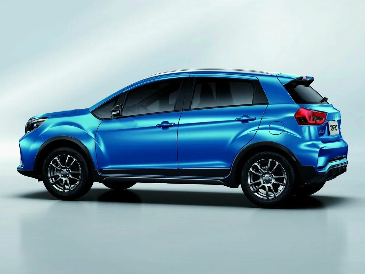 Ливан х. Livan машина 2022. Geely livan x3. Новый livan x3pro. Geely livan x3.