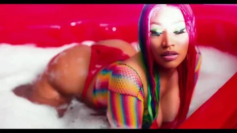 Nicki minaj sexy boobs 🍓 Nicki Minaj displaying her curves in a bathtub an...