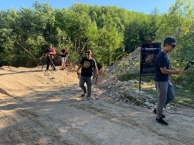 Путилово ленинградская область палеопарк. Палеонтологический парк путилово. путиловский карьер палеонтологический парк. палеопарк путилово на карте.
