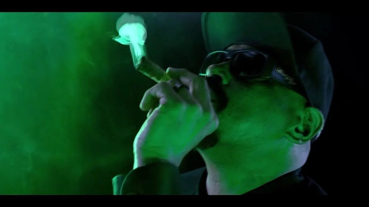 Hit it from the back. Сайпресс хилл бонг. cypress hill hits from the bong. святой отец дубасит бонг.