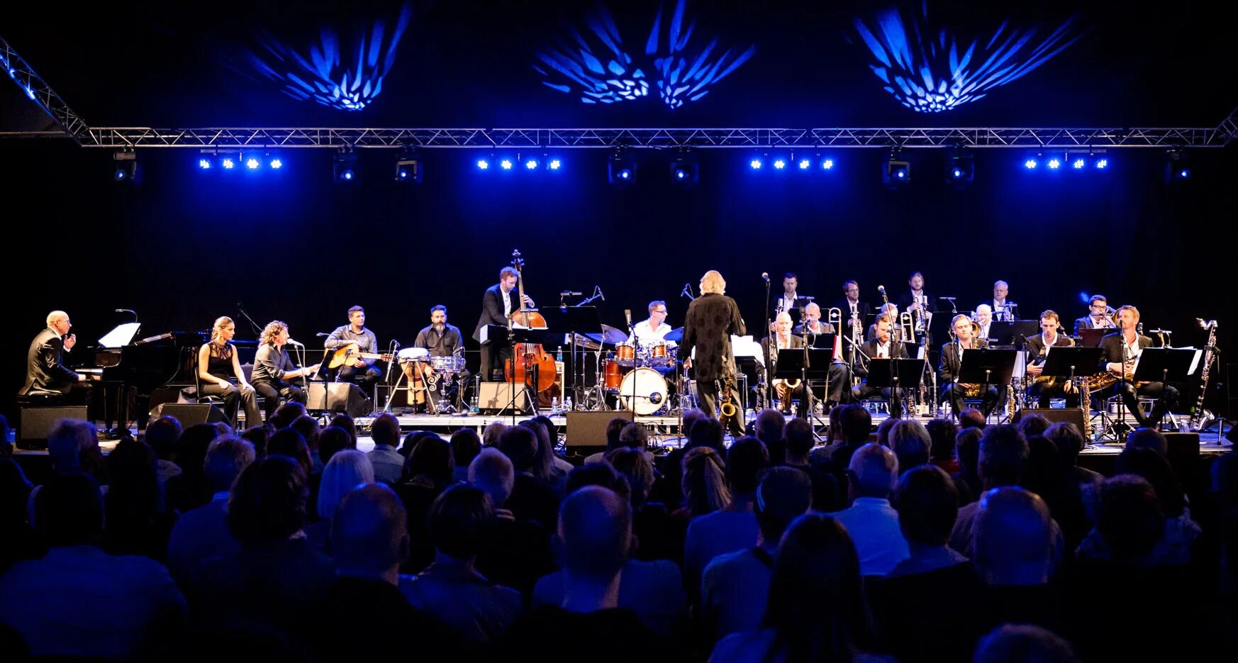 оркестр. человек оркестр. Orchestra live. Sibelius violin concert d moll. Orchestra live.