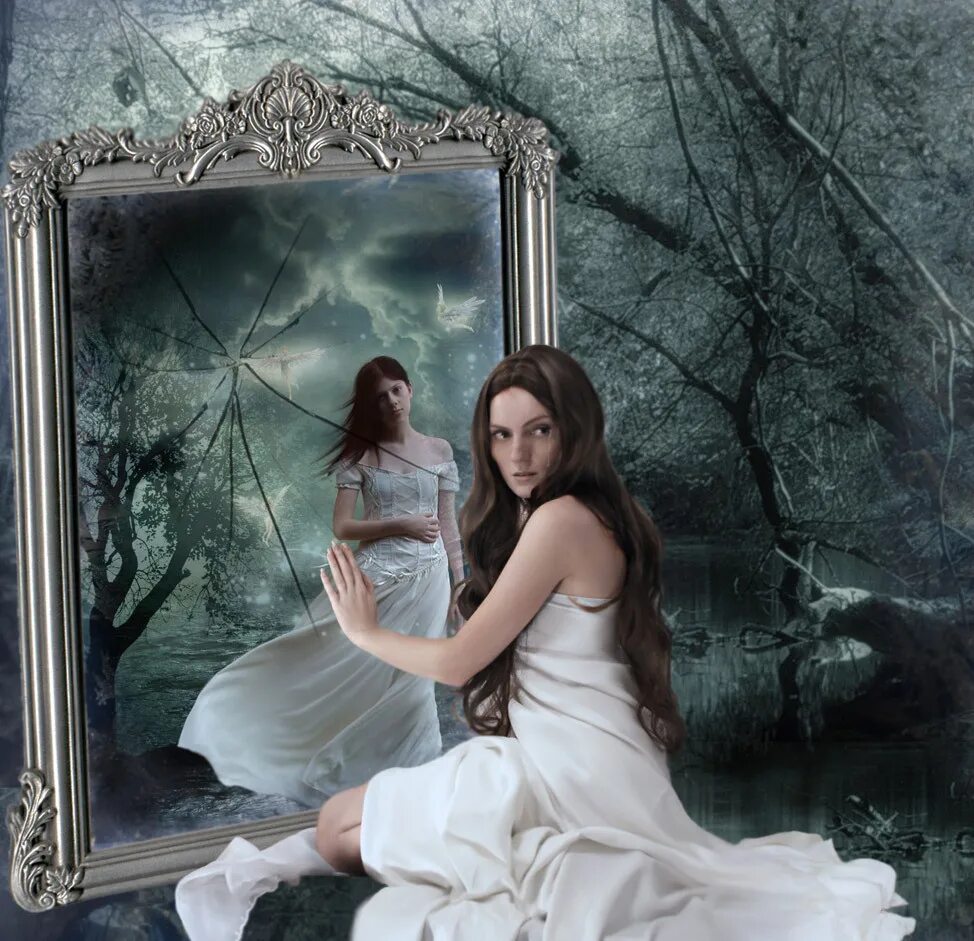 Отражение в зеркале. Девушка в зеркале. Отражение в зеркале фэнтези. Отражение девушки в зеркале.