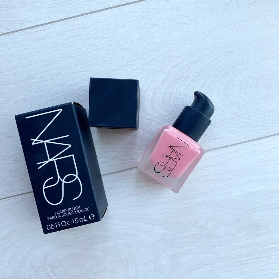 Nars жидкие румяна. Жидкие румяна 50-60-х годов. Жидкие румяна девушка. Жидкие румяна маленькая упаковка. Rad crush