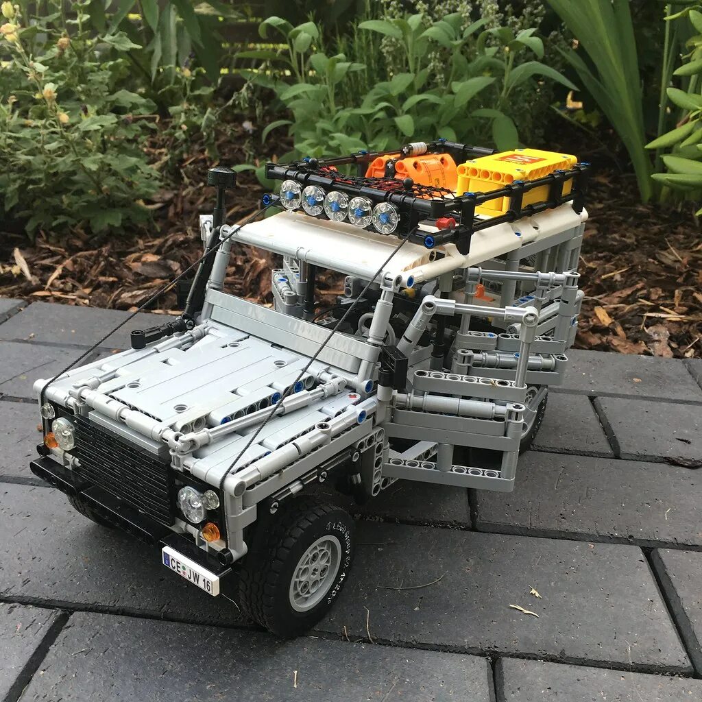 Technic defender