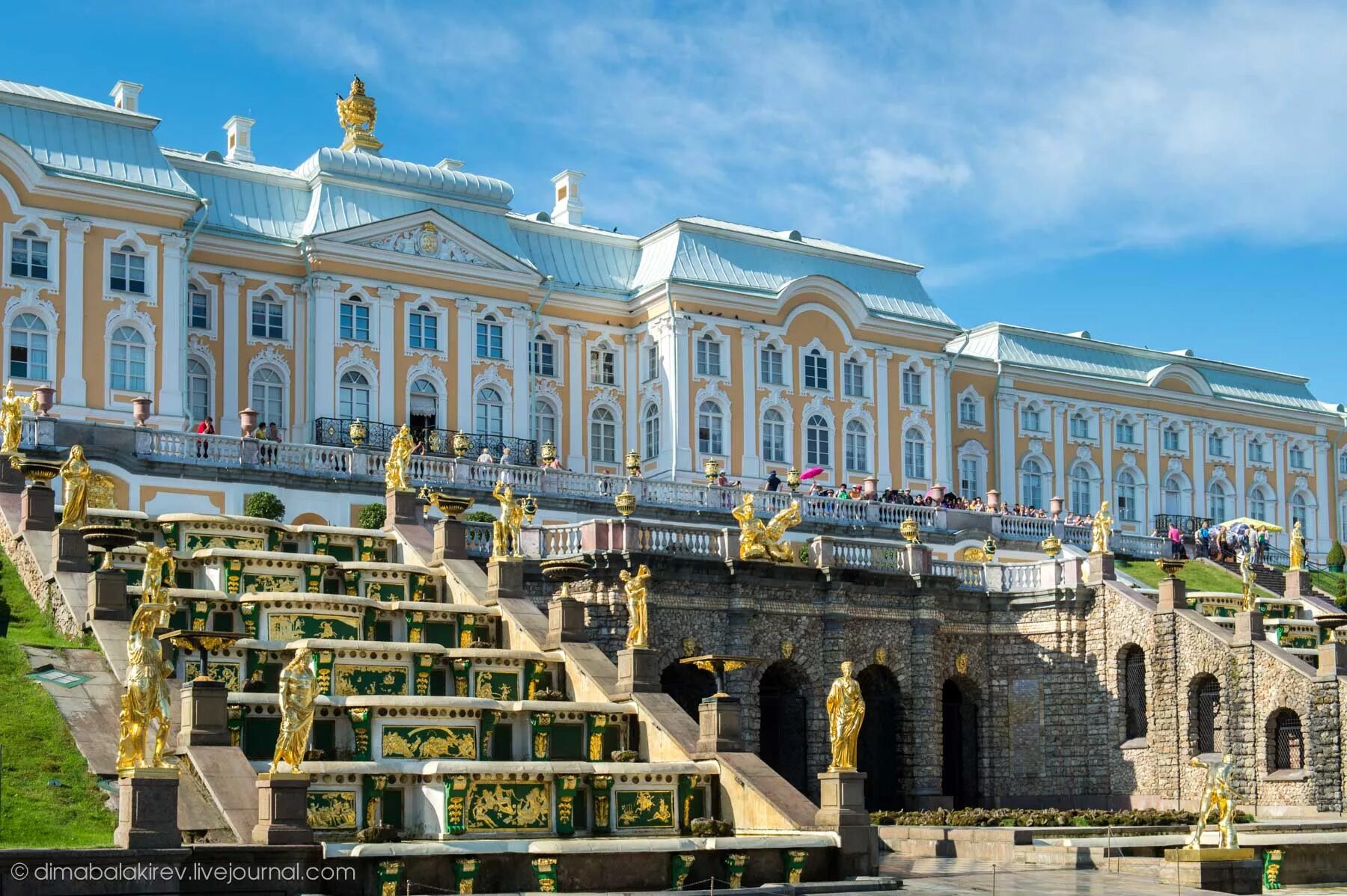 Первые достопримечательности санкт петербурга. Петергоф Растрелли Барокко. Большой Петергофский дворец Санкт-Петербург. Государственный музей-заповедник «Петергоф». Ф. Растрелли большой дворец в Петергофе.