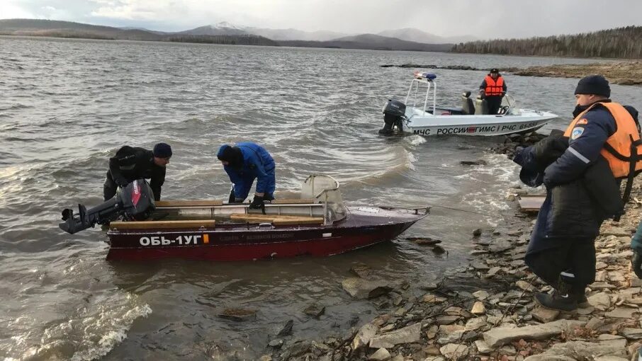 Погода на аргазях. Аргазинское водохранилище. Рыбалка на Аргазинском водохранилище рыбака лодка. Рыбалка на Аргазях.