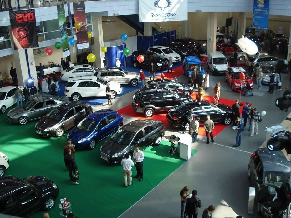 Как называется выставка автомобилей. Выставка автомобилей. выставка современных автомобилей. выставочная машина. выставка машинок.