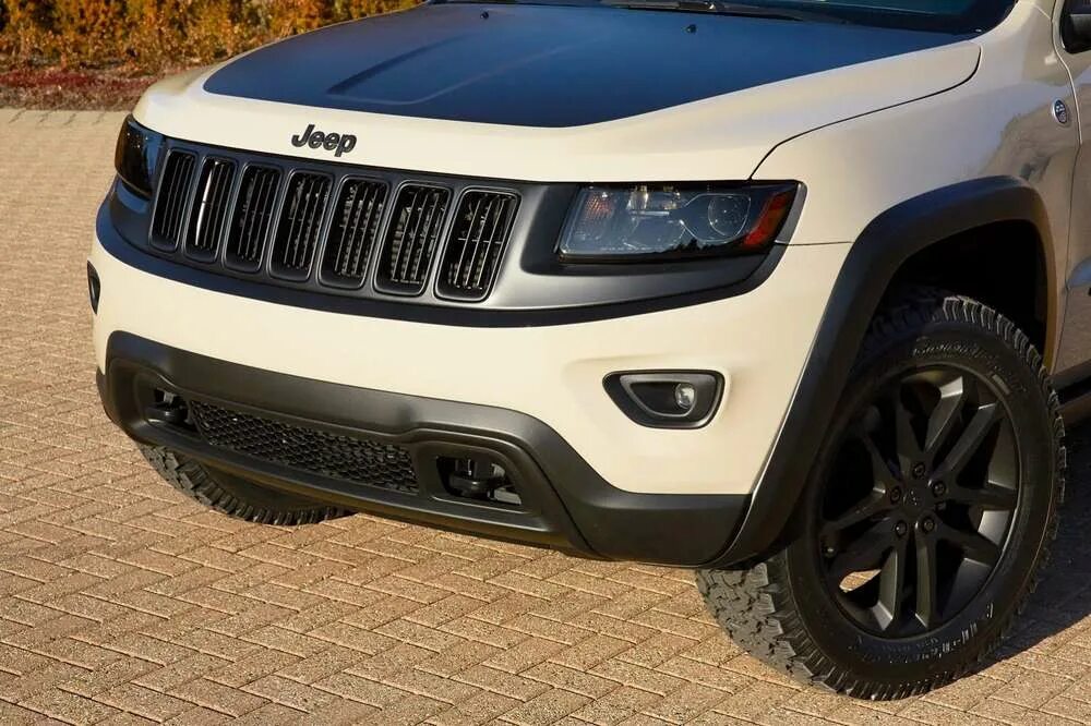 Jeep cherokee (kl) 2015. Джип на рабочий стол. Jeep grand cherokee wk2 белый. Mopar jeep cherokee. Jeep cherokee trailhawk 2018.