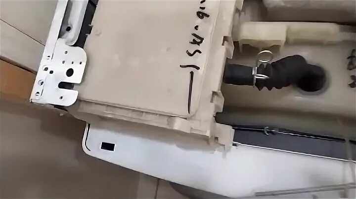 Течь из лотка для порошка