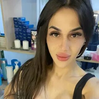 Jinsiy xizmatkor bilan porno videoni tomosha qiling