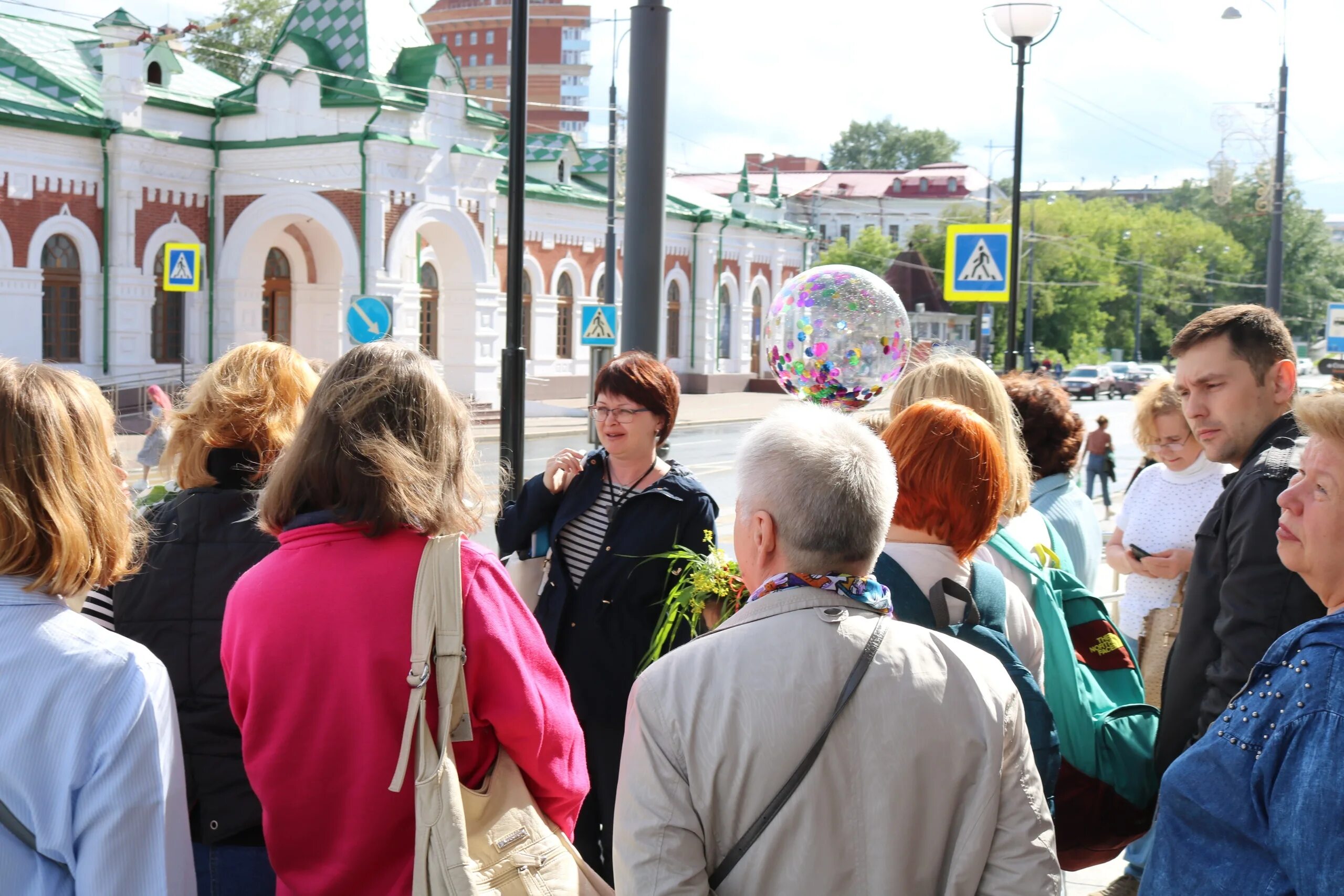 Экскурсии по перми на автобусе. Экскурсия по Перми. Пешеходная экскурсия. Уфа экскурсии. Пешая экскурсия.