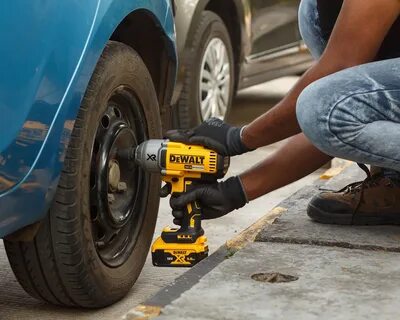 Ударный аккумуляторный гайковерт dewalt dcf899p2