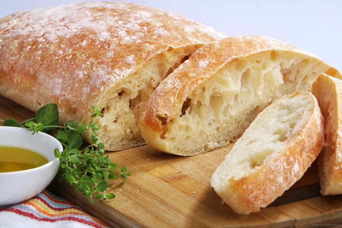 Итальянский хлеб рецепты. Чиабатта Италия. Итальянская чиабатта. Хлеб чиабатта. Хлеб итальянский чиабатта классическая.