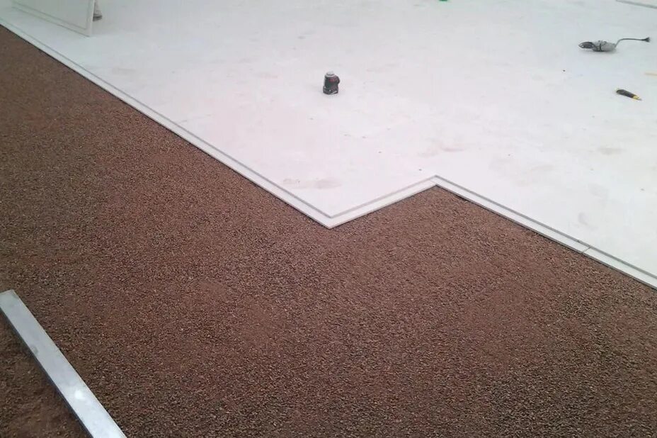 полусухая стяжка кнауф. сухая стяжка технология. стяжка снизу керамзит сверху бетон. сухая стяжка технология.