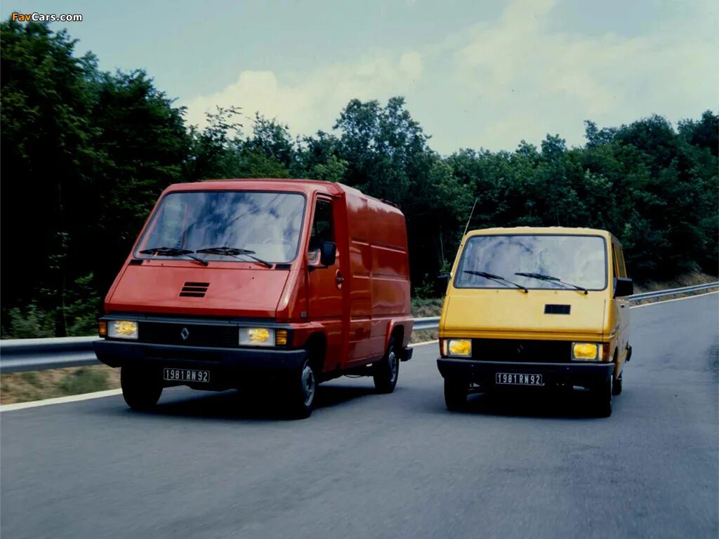 Первый трафик. Renault Master 1980. Рено трафик 1981. Renault Trafic van 1981. Рено трафик 1 поколения.