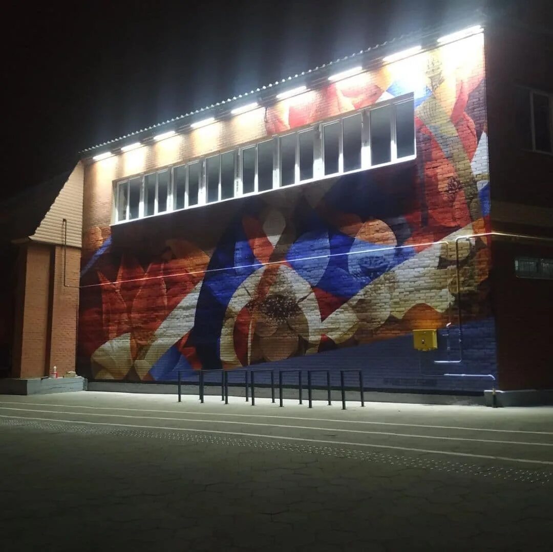 В москве на зданиях установили