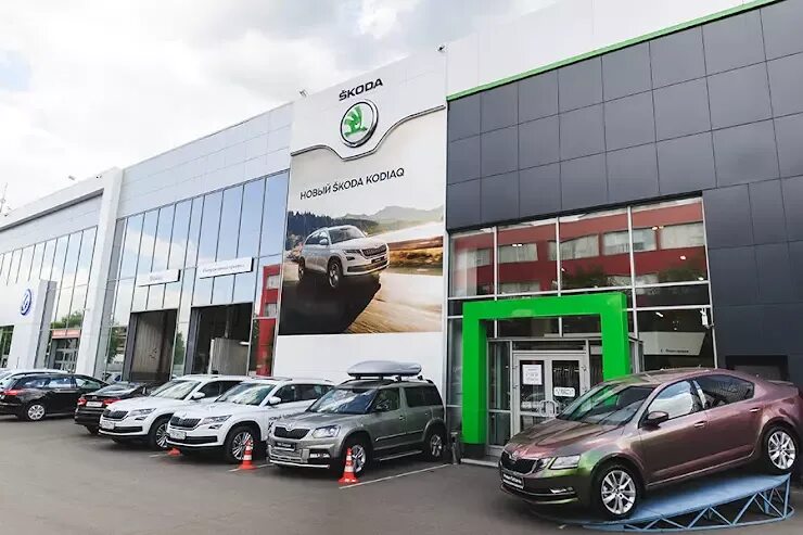 Дорожный пр 4. Фаворит Шкода Варшавка. Автосалон Шкода Фаворит. Автосалон Skoda Фаворит Моторс Юг, Москва. Автопрага Шкода.