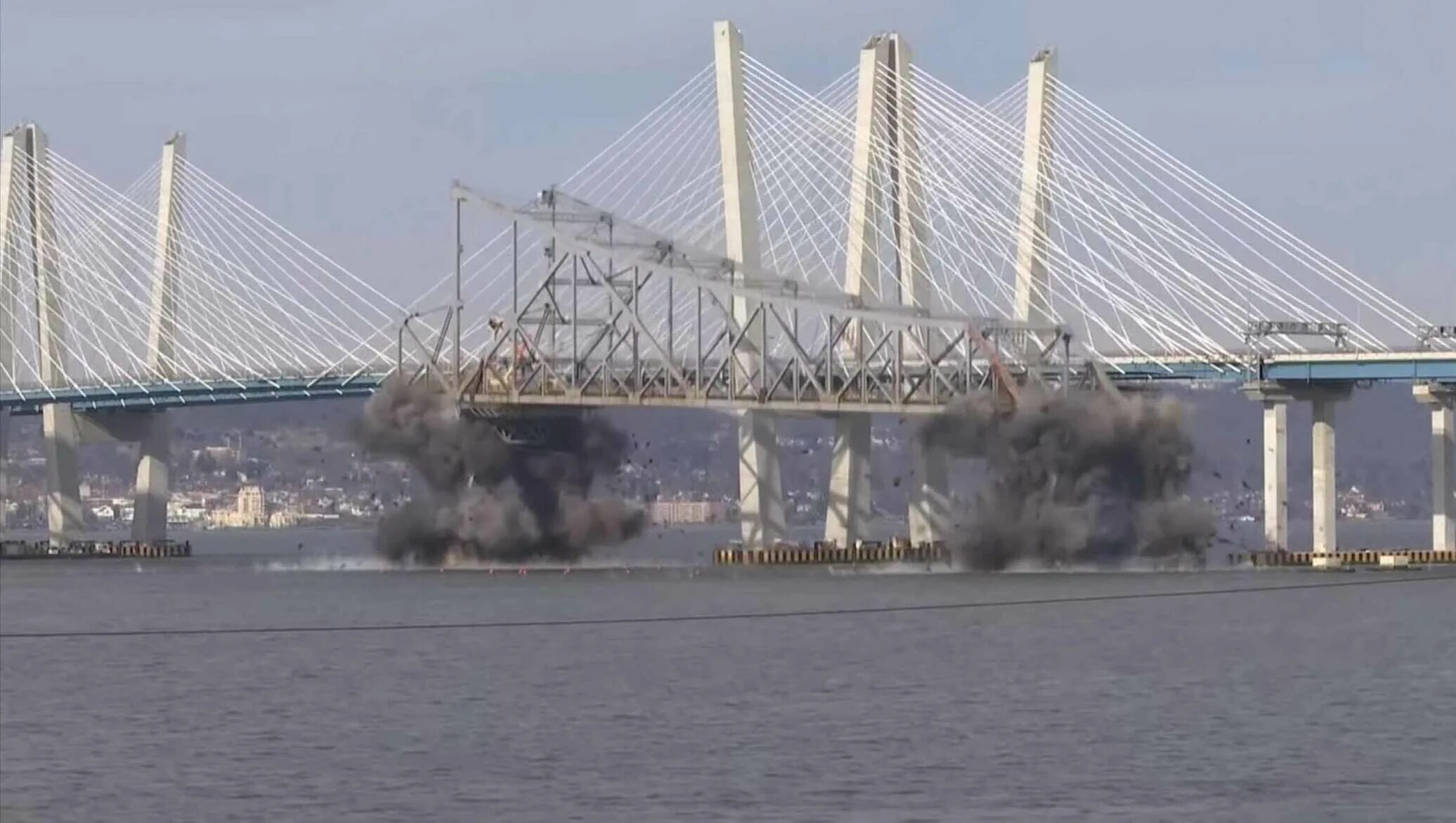 Разрушен ли мост. Мост через Гудзон в Нью-Йорке. Мост через Гудзонский пролив. Взрыв моста. Мост в Одессе.