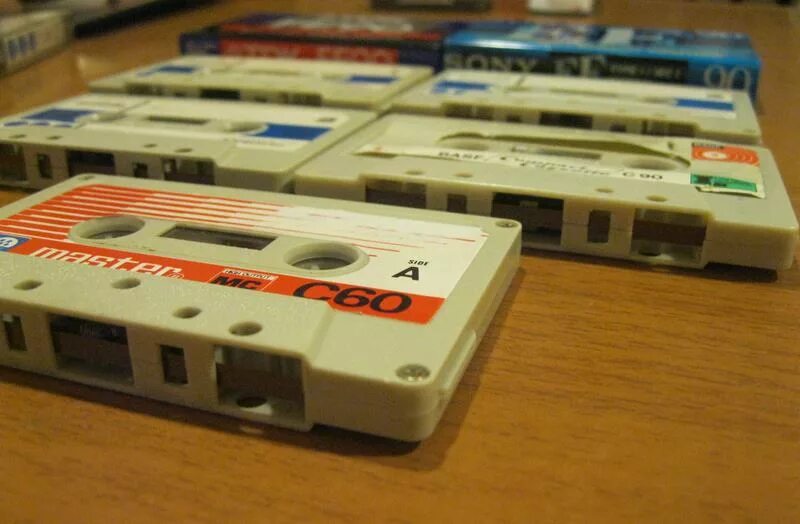Кассеты филипс. Аудиокассета Филипс. Agfa кассеты. Аудиокассета Agfa. Филипс с USB кассета диски.