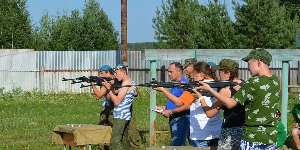 Военно спортивный лагерь. Оборонно спортивный лагерь имени Титова. Детский военно-спортивный лагерь. Военно спортивный лагерь изумруд. Оборонно спортивный лагерь Борисоглебск.