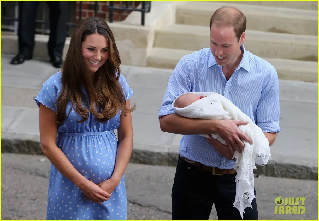 Первый ребенок в 2024 году родился. Дети Уильяма и Кейт. Кейт и Уильям 2023. Кейт Миддлтон с сыном. Первый сын Уильяма и Кейт Миддлтон.