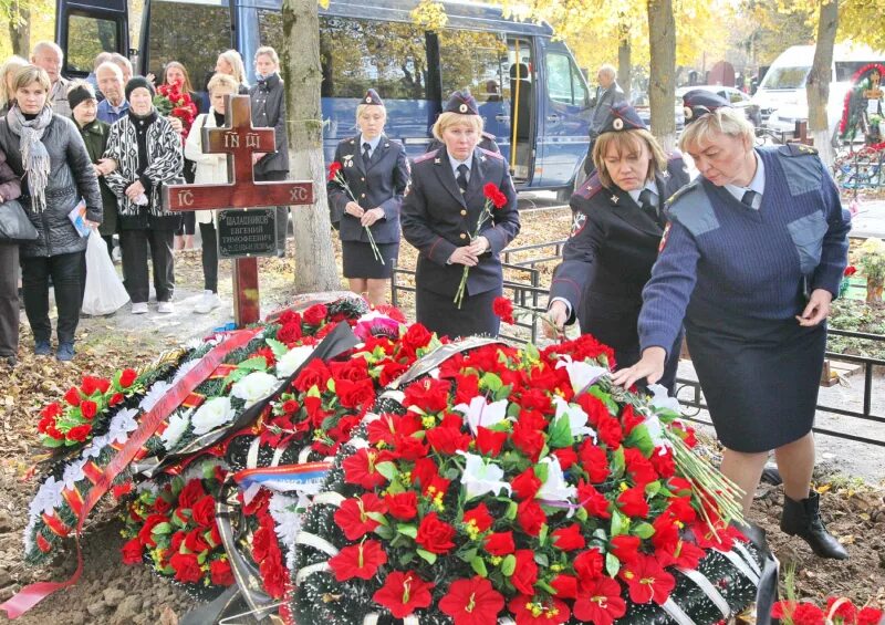 Тула прощание. В Тульской области простились. В Туле простились. Прощание с полицейским. Ветераны Тульской полиции.