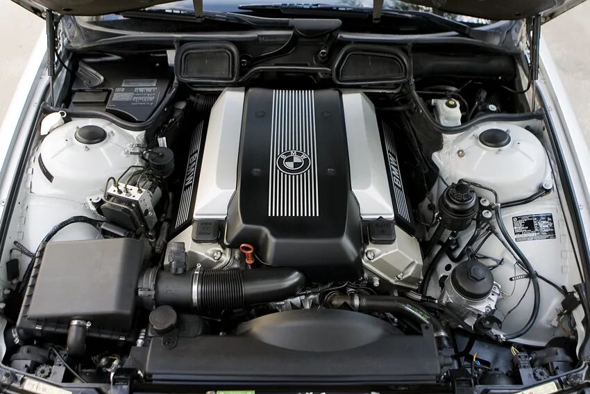 Дизель е 3. BMW e38 3.5 двигатель 4.4. BMW e38 740i Motor. BMW e38 750 мотор. Мотор БМВ е38 5.4.