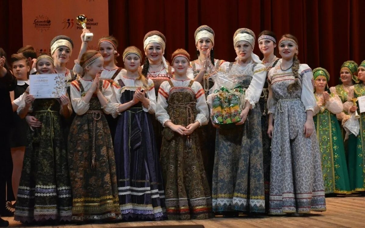 Дивеево хор. Академический хор дети. Хоровые ассамблеи хабаровск млада. Хор 1 класс. Хабаровск 1 хор.