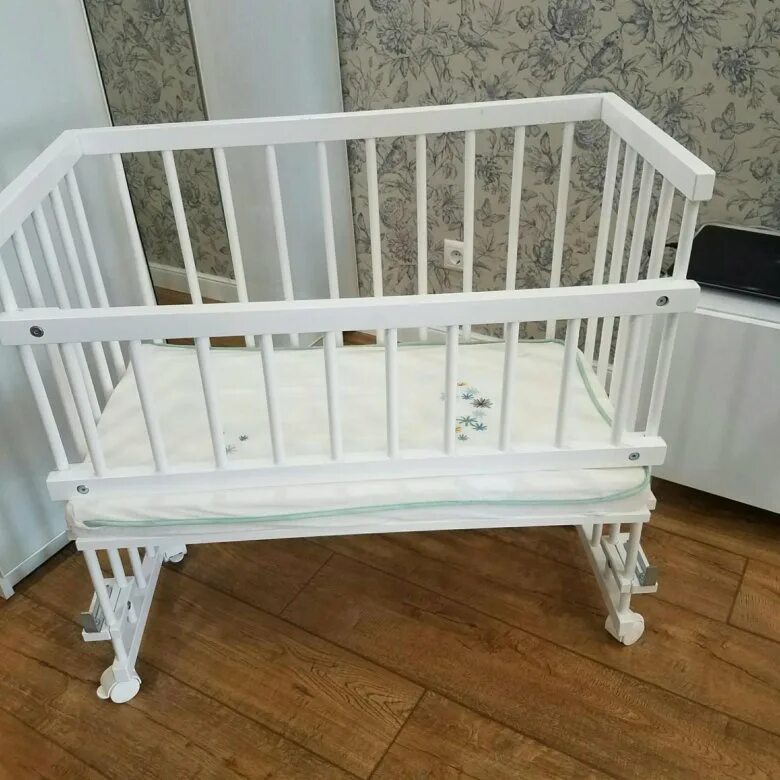 Приставная кроватка красная звезда можга малуша. Кроватка можга малуша. Кроватка можга малуша. Колыбель можга малуша с-751. Можга малуша.