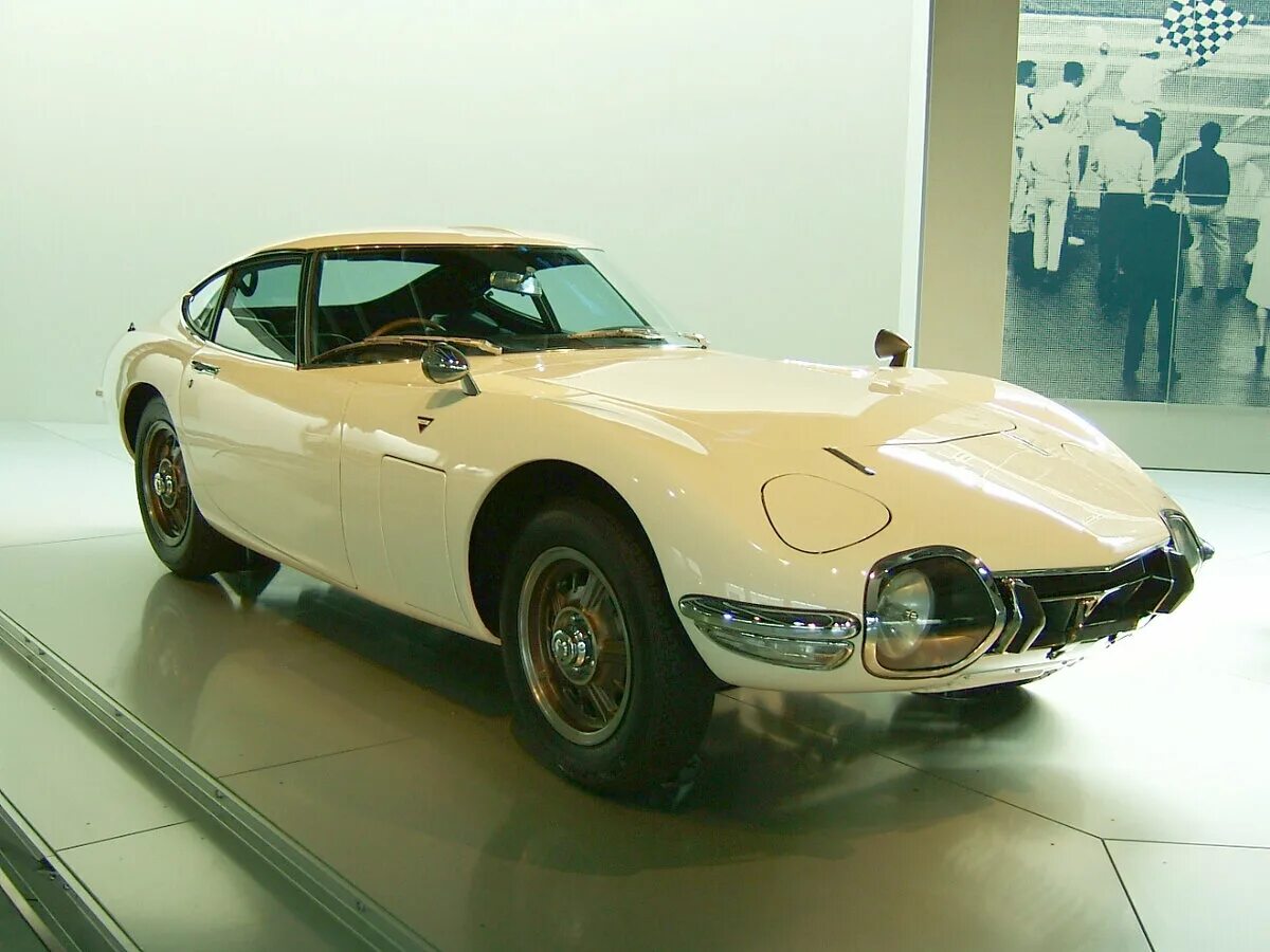 Авто из японии с 1 апреля. Toyota 2000gt 1967. Toyota 2000gt Roadster. 1969 Toyota 2000gt. Тойота 2000 gt.