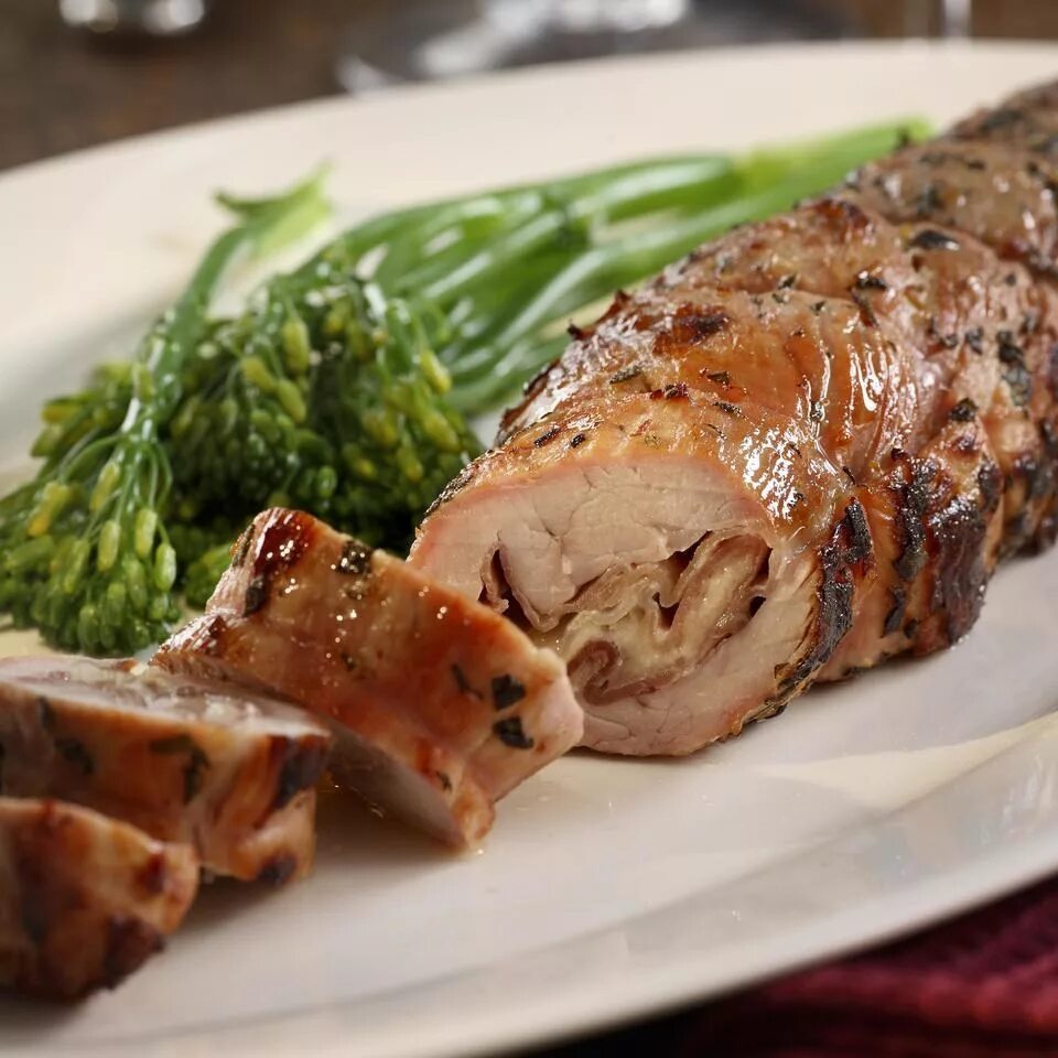 Как вкусно запечь свиную вырезку
