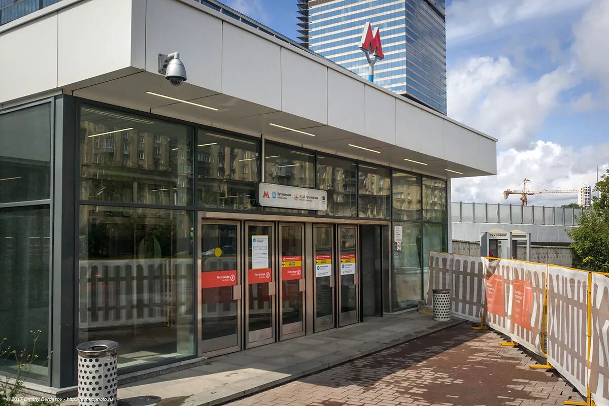 Метро кутузовская на карте. Рядом с метро кутузовская. Рядом с метро кутузовская. Кутузовский 36 стр 10 москва на карте. Метро кутузовская.