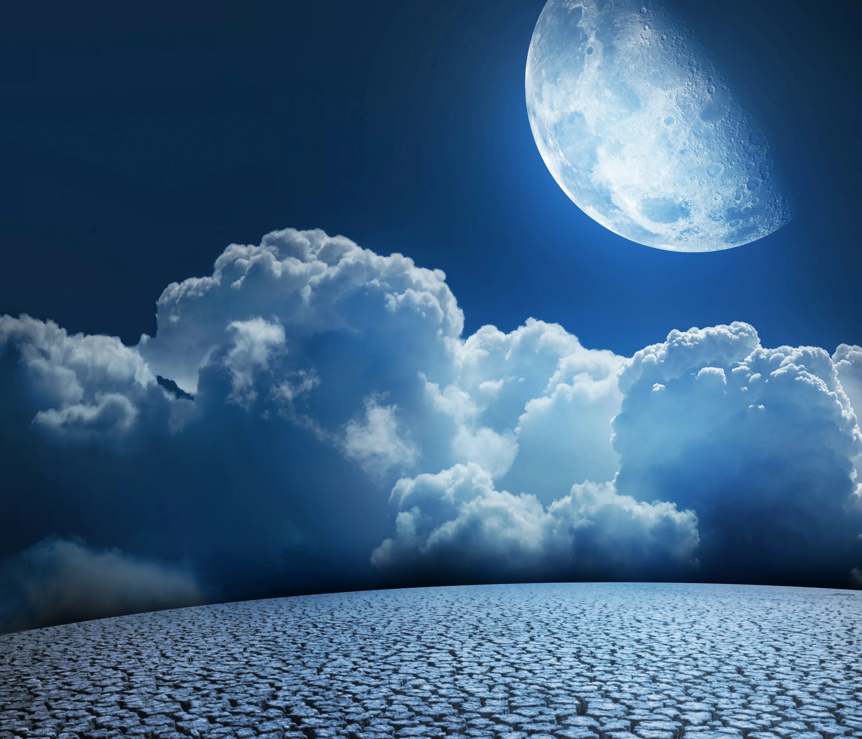 Лунное небо. Луна на небе. Луна в облаках. Ночные облака. Полнолуние небо