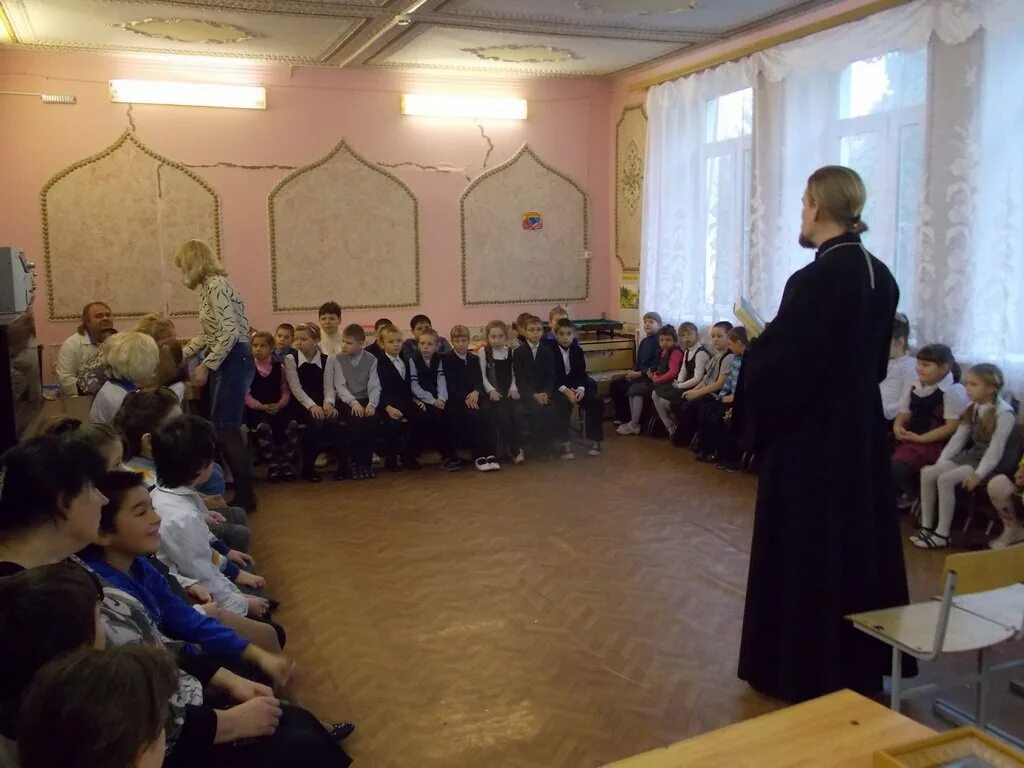 Храм в венюково чехов. Школа интернат чехов. Интернат чехов. Апатитский психоневрологический интернат. Скурыгино интернат.