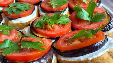 Закуска с баклажанами и помидорами и чесноком