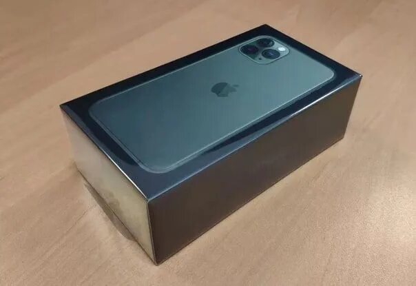 Новый запечатанный айфон x. Iphone xs 64gb коробка. Оригинальная коробка от айфона 15. 14 айфоны на столе запечатанные. Iphone x запечатанный.