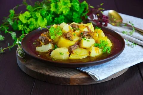 Картошка с говяжьей тушенкой рецепт