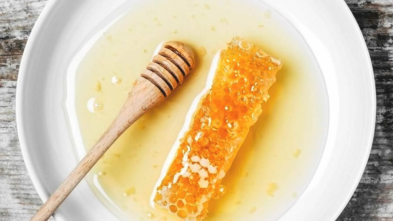 Включи honey. Сырой мед. Мед с сыром. Raw Honey. Мало меда.