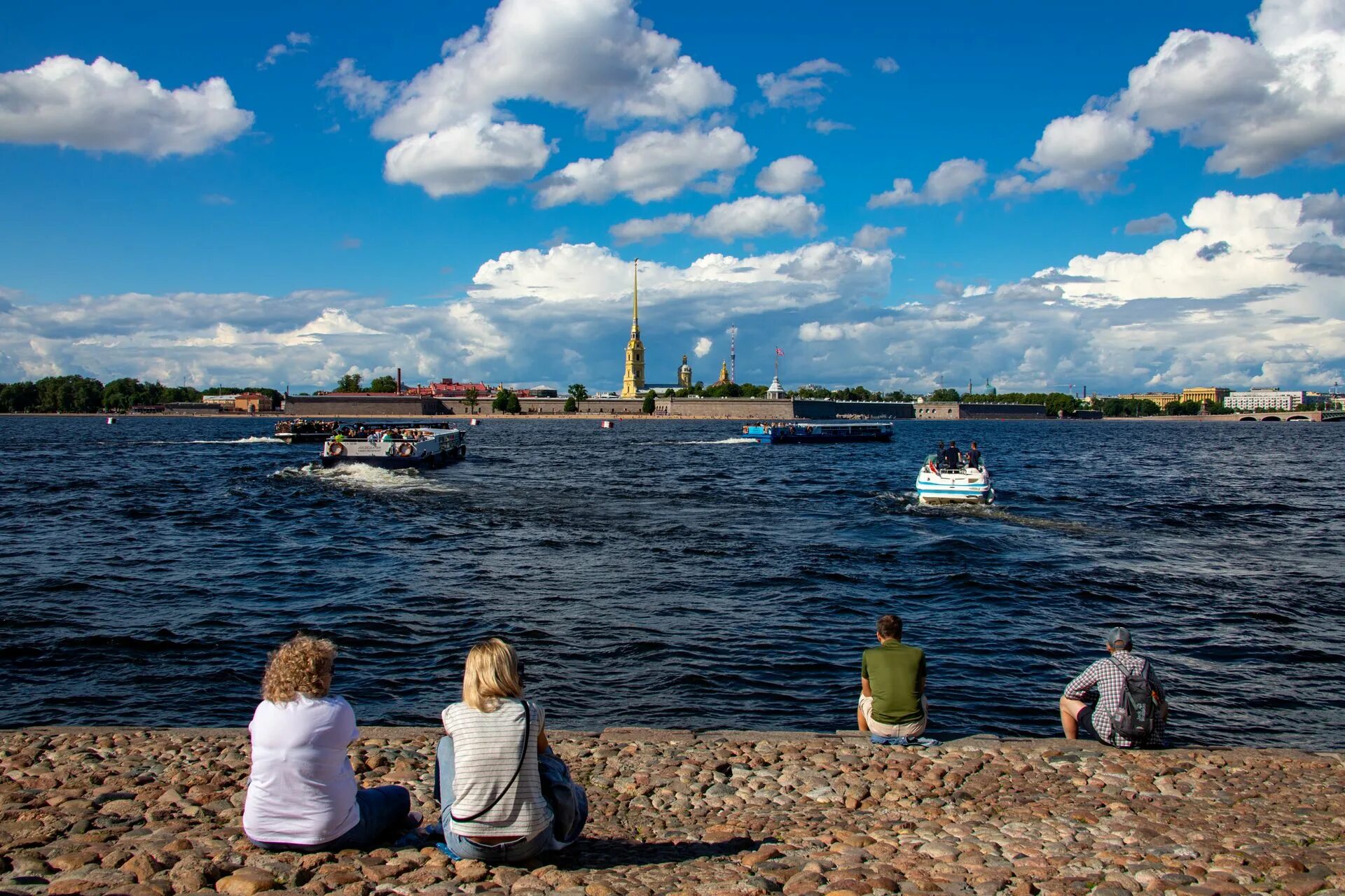 Финский залив в Санкт-Петербурге. Питер летом. Финский залив в Санкт-Петербурге летом.