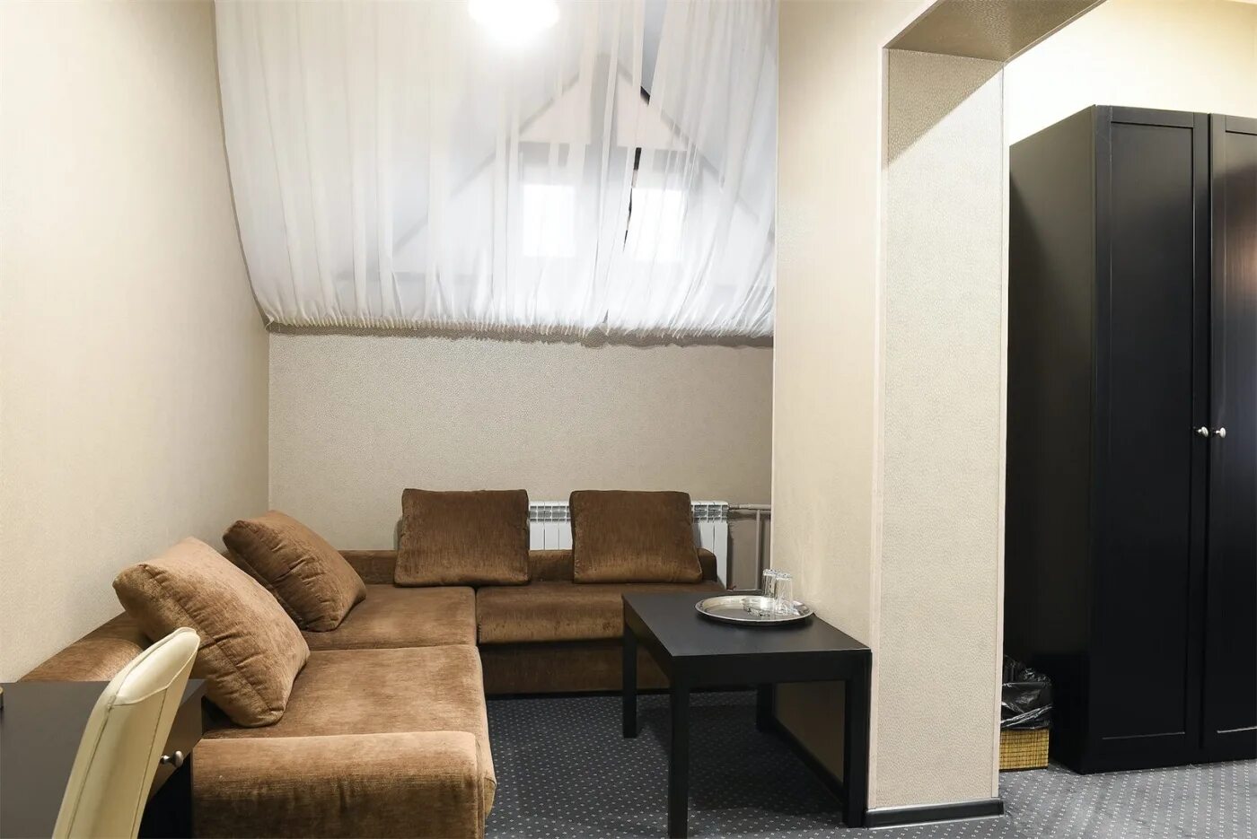 Гостиничный комплекс дубовое. Улица песчаная белгород. Бассейн гостиница белогорье белгород. Белогорье гостиничный комплекс. Белогорье песчаная ул.