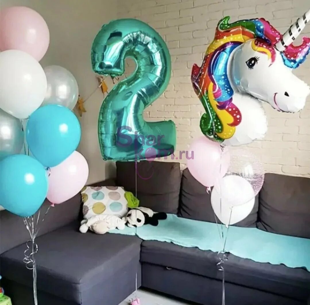 Композиции из шаров на день рождения. Шары на два года девочке. Шарв на годикдля днаочки. Шары розовое золото и золотых. Шарики на день рождения 2 года.