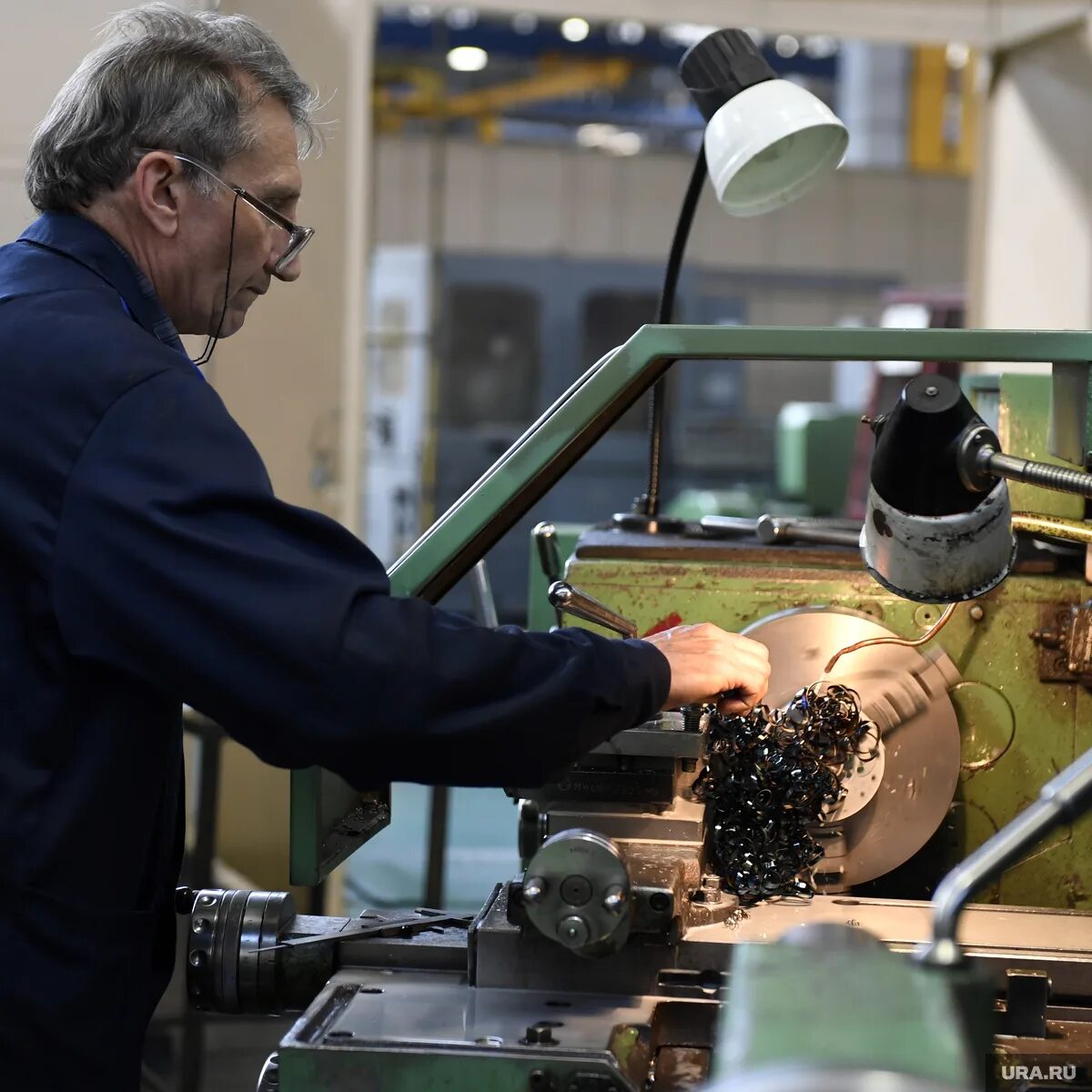 фабрика печенья ялуторовск. работник склада. рабочий цех. требуется помощник. приглашаем на работу.