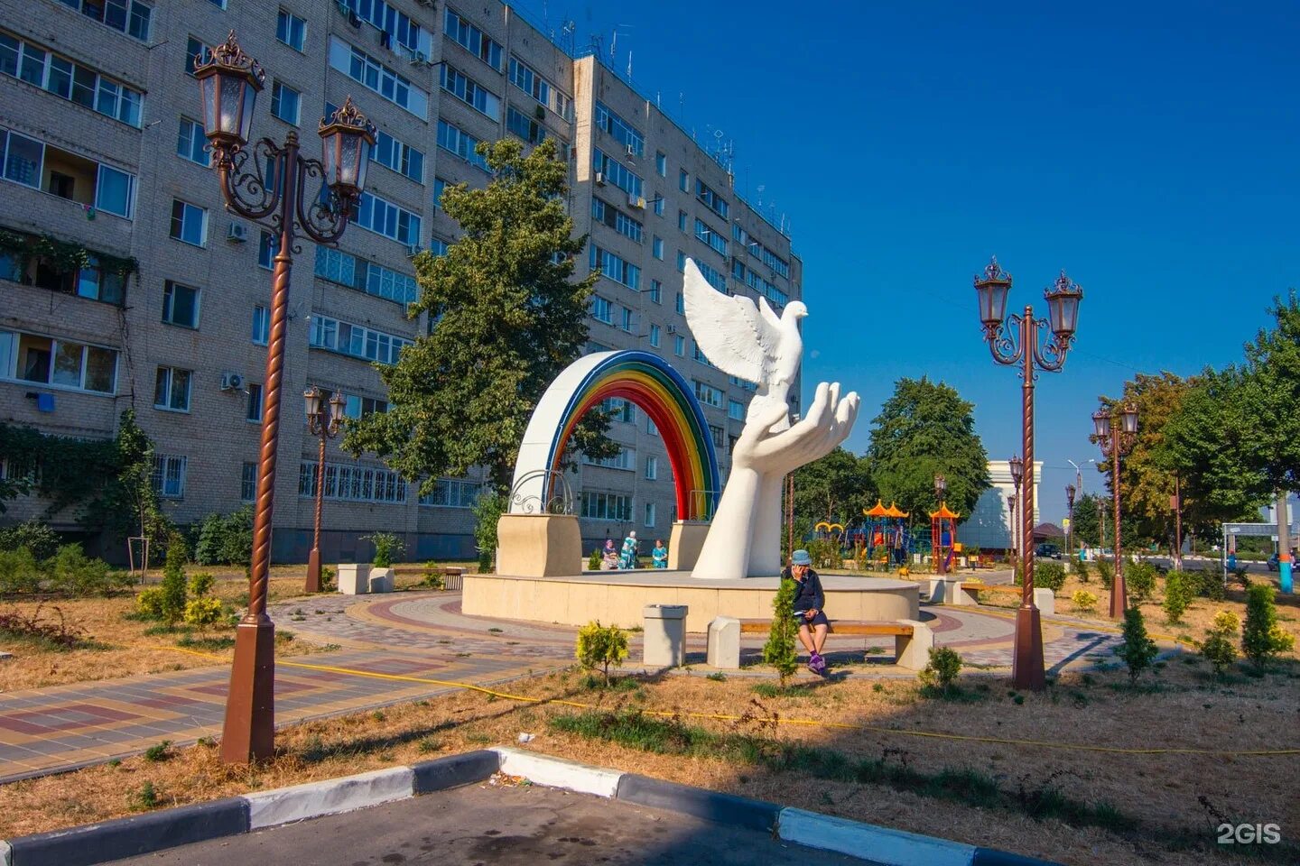 Город армавир краснодарский край. Памятник пушкина армавир. Агпу г. Город армавир красивые места. Памятник пушкину в армавире.