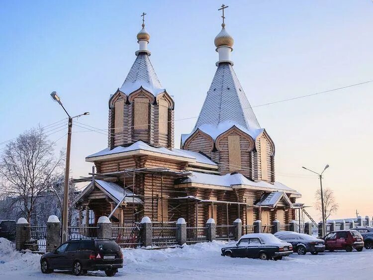 Свято-Троицкая Церковь, Заполярный. Приход Свято-Троицкого храма г.Заполярный. Мурманск деревянный храм Свято Троицкий. Город Заполярный Мурманская область Церковь.