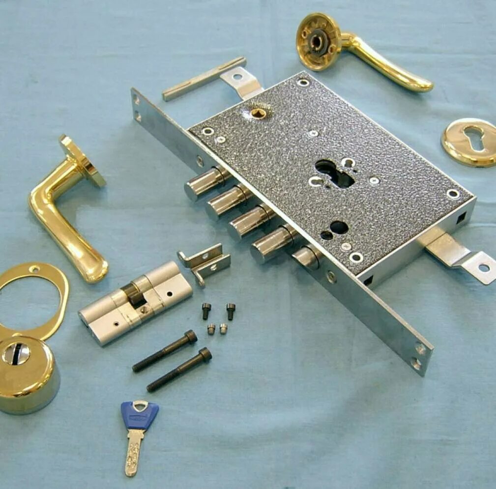 Внутренний замок на железную дверь. Гардиан фурнитура. Внутренний замок на железную дверь. Замок для металлической двери avers 84х184. Внутренний замок на железную дверь.