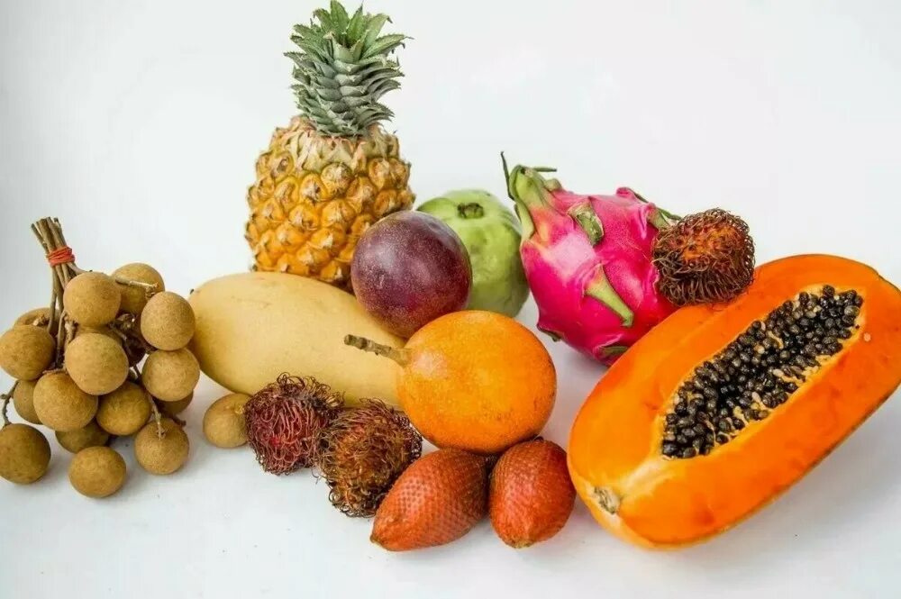 Тропические фрукты Тайланда. Папайя и маракуйя. Тропические фрукты маракуйя личи папайя. Экзотич фрукты Тайланд.